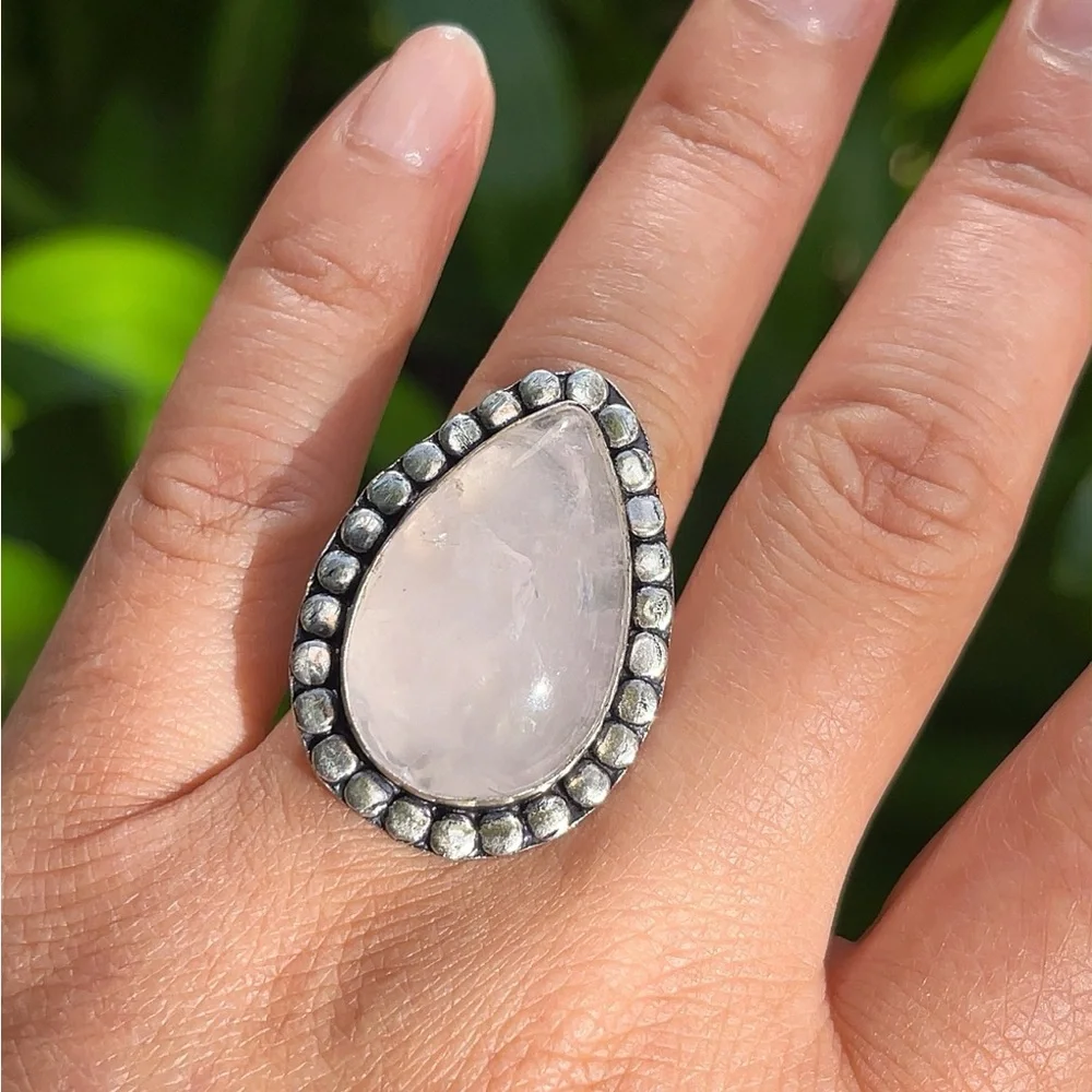 Size 6 925 silver plated rose pear‎ shape ring